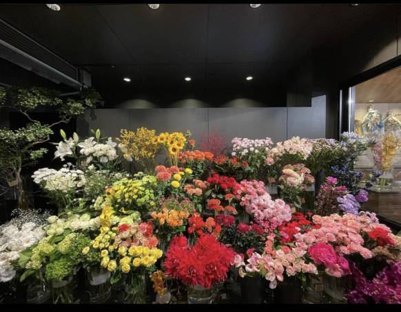 「グラン　シェノン」　（島根県出雲市）の花屋店舗写真2